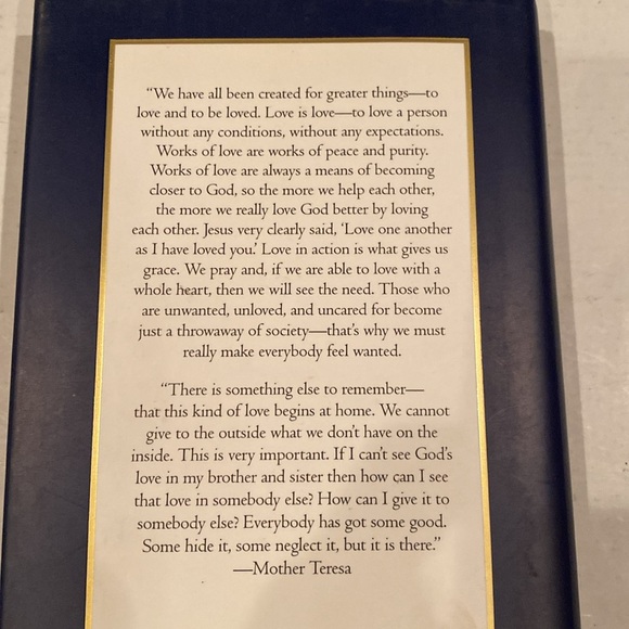 “Mother Teresa, A Simple Path,” hardcover with dust jacket - Picture 2 of 2